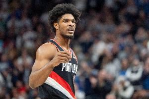 拓记：亨德森需要提高自己的三分球 这样他才能打乱对手的防守