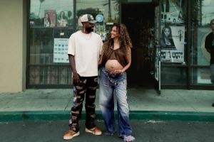 欧文妻子宣布怀孕 即将迎来两人的第一个女儿