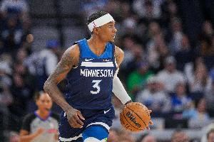 麦丹谈垃圾话风格：通常就是小声嘀咕几句 没恶意只是开玩笑罢了