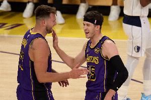 小里弗斯：我厌倦了所有话题都围绕湖人 但湖人打好了对篮球有利