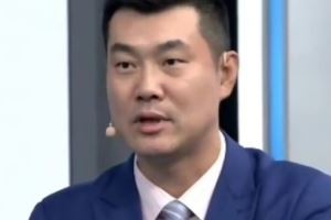 王仕鹏:瀚森在开拓者基本没有位置了 现在得给他一些时间 王仕鹏:瀚森在开拓者基本没有位置了 现在得给他一些时间