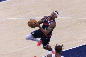 追梦：别再拿鲍威尔贬低比尔了 鲍威尔年薪2000万 比尔就500万